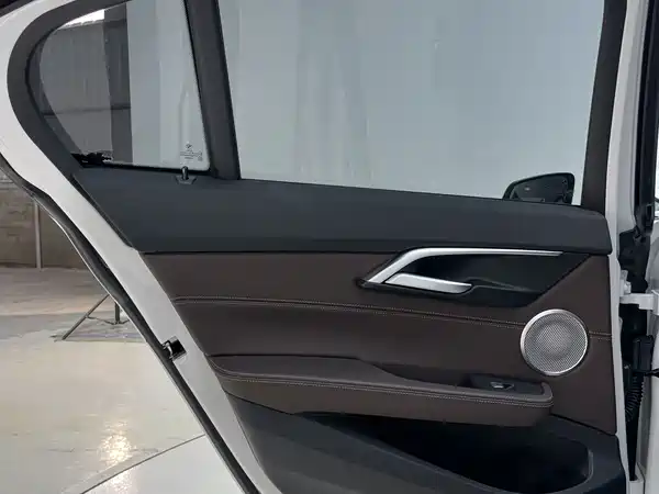 BMW 1 Series 2023, фото 14