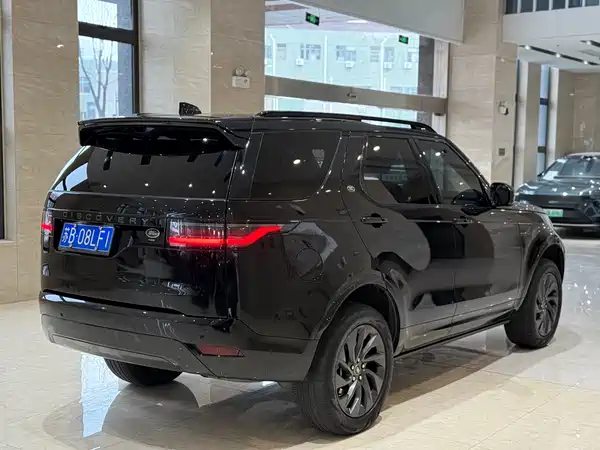 Land Rover Discovery 2023, фото 18
