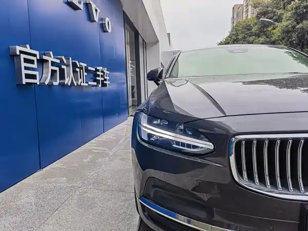 Volvo S90 2023, фото 3