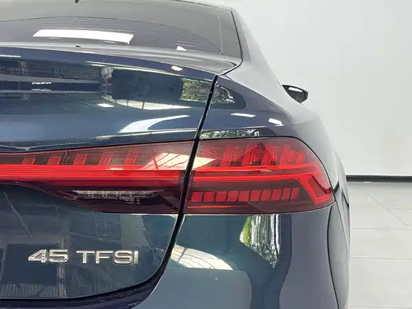 Audi A7L 2024, фото 8