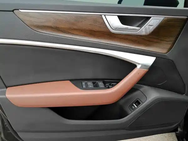 Audi A6L 2024, фото 9