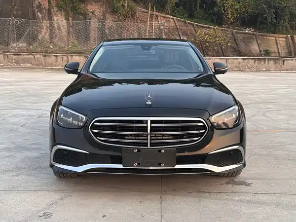Mercedes-Benz E-Class 2023, фото 2