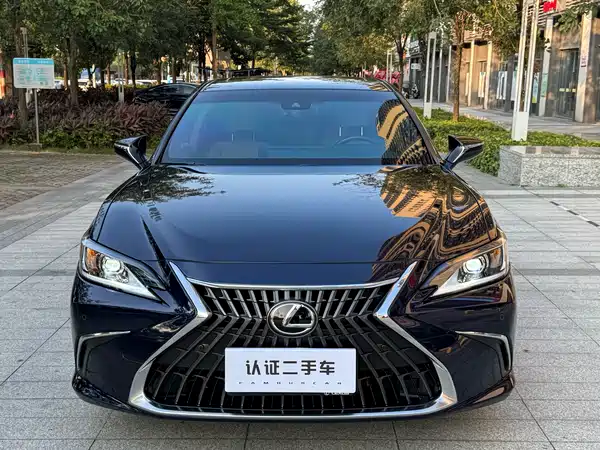 Lexus ES 2023, фото 2