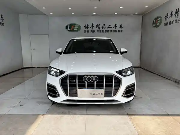 Audi Q5L 2024, фото 2