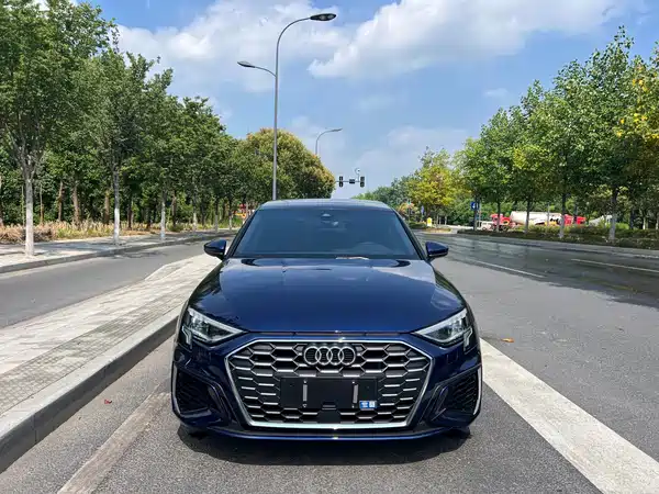 Audi A3 2023, фото 2