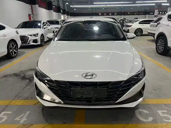Hyundai Elantra 2022, фото 2