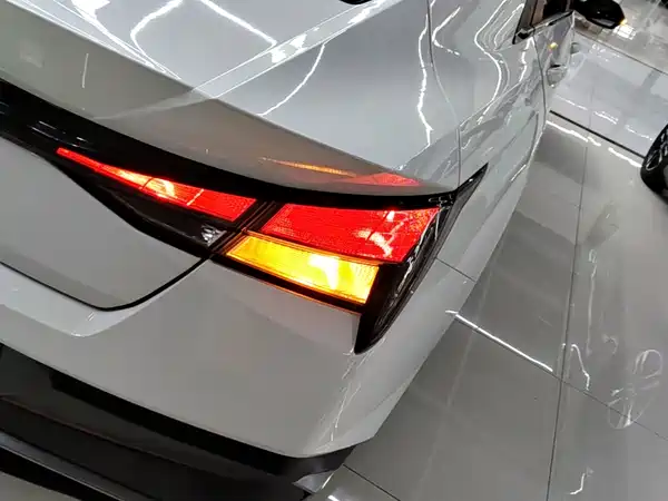 Hyundai Elantra 2023, фото 7