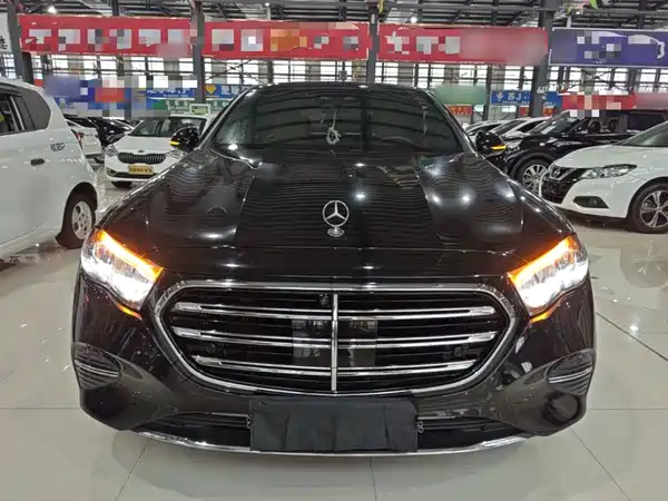 Mercedes-Benz E-Class 2024, фото 2