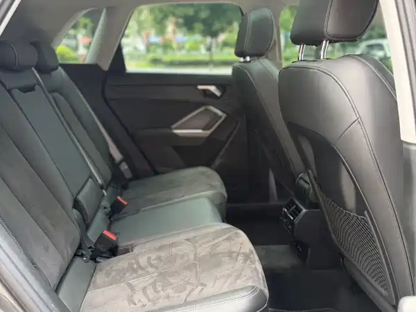 Audi Q3 2023, фото 12