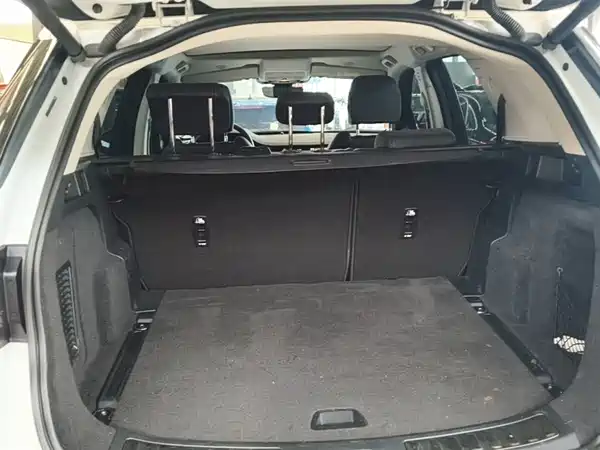 Land Rover Discovery Sport 2025, фото 18