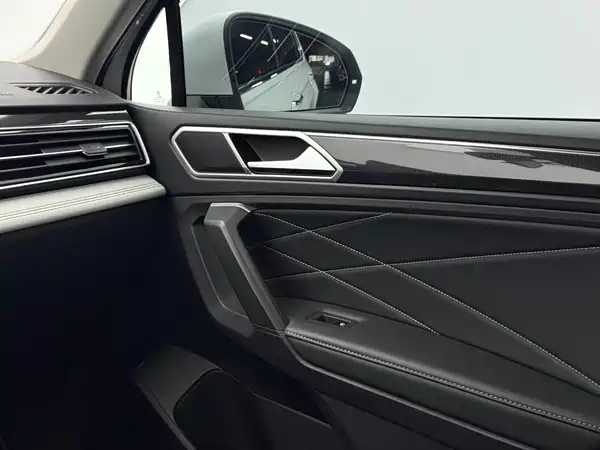 Volkswagen Tiguan L 2023, фото 9