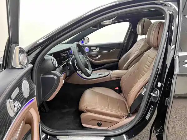 Mercedes-Benz E-Class 2023, фото 12