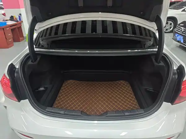 BMW 1 Series 2021, фото 18