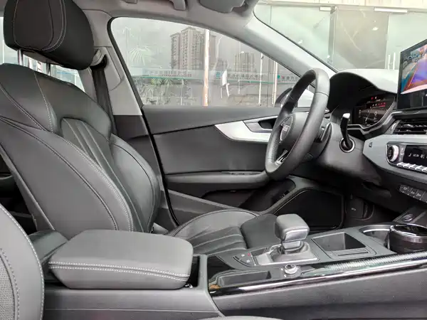 Audi A4L 2024, фото 17