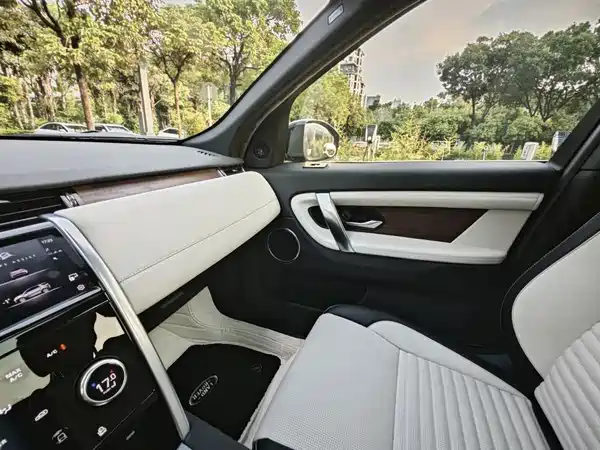 Land Rover Discovery Sport 2022, фото 13