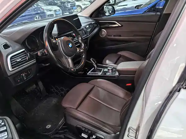 BMW 1 Series 2023, фото 7
