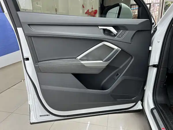 Audi Q3 2023, фото 24