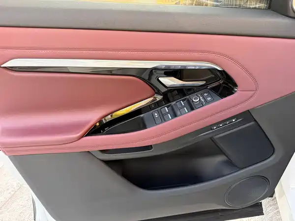 Land Rover Range Rover Evoque 2023, фото 9