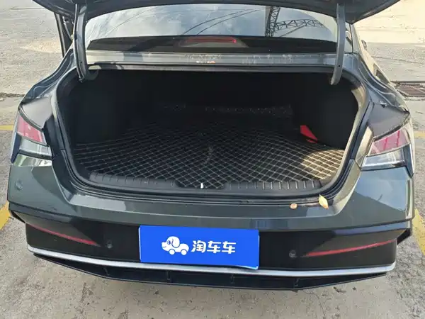 Hyundai Elantra 2023, фото 4