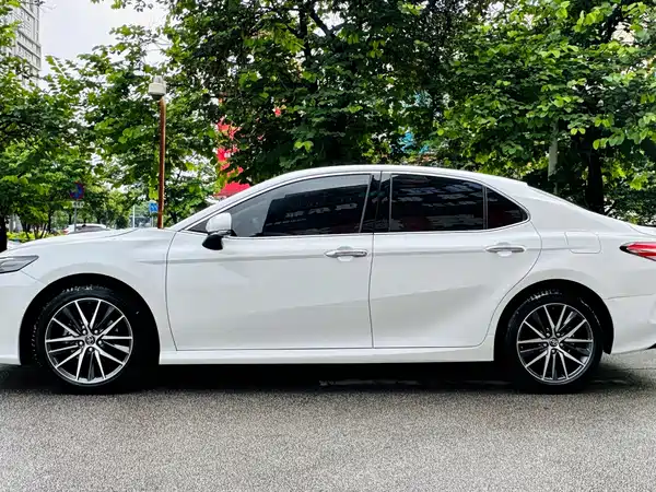 Toyota Camry 2021, фото 10