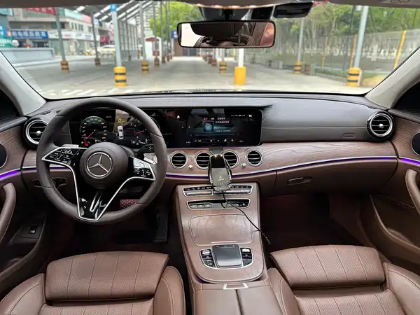 Mercedes-Benz E-Class 2022, фото 12