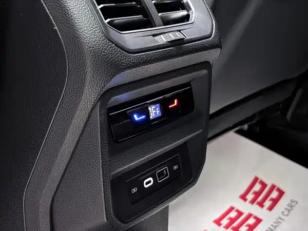 Volkswagen Tiguan L PHEV 2023, фото 20