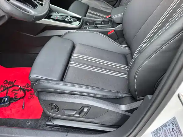 Audi A3 2023, фото 11