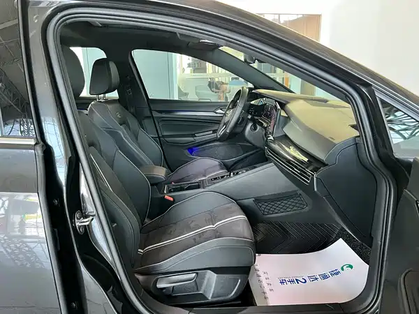 Volkswagen Golf 2023, фото 11
