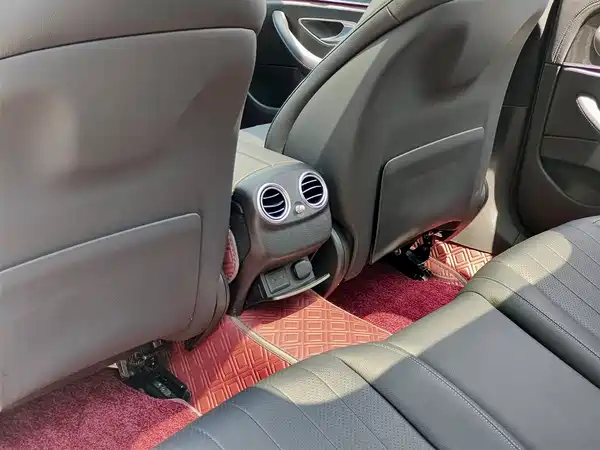Mercedes-Benz E-Class 2023, фото 9