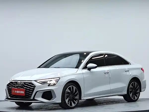 Audi A3 2023, фото 2