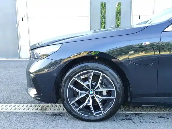 BMW i5 2025, фото 9