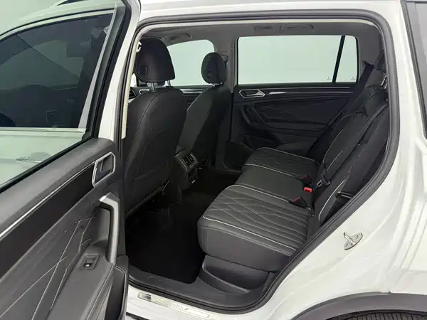 Volkswagen Tiguan L 2023, фото 14