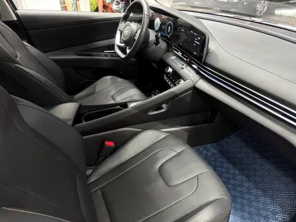 Hyundai Elantra 2023, фото 33
