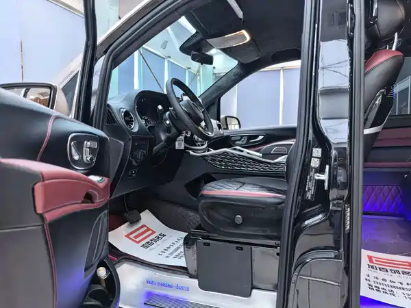 Mercedes-Benz Vito 2023, фото 12