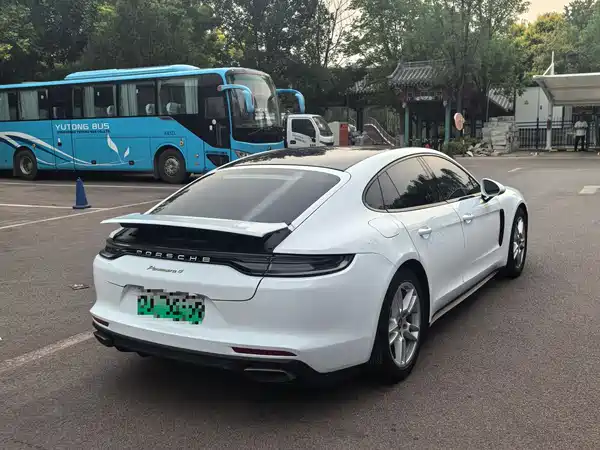 Porsche Panamera PHEV 2022, фото 9