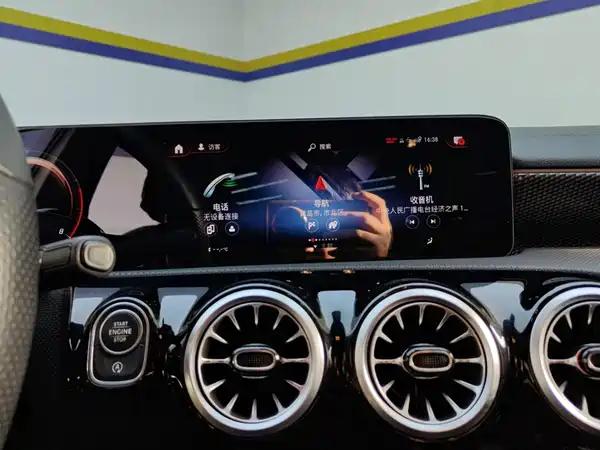 Mercedes-Benz A-Class 2022, фото 13