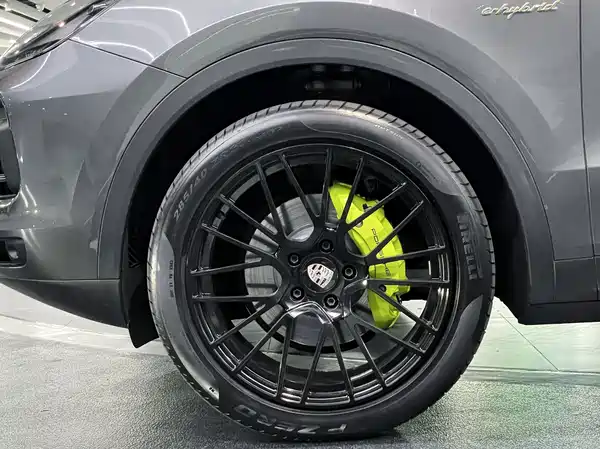 Porsche Cayenne PHEV 2023, фото 2
