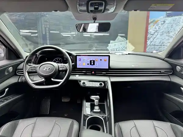 Hyundai Elantra 2022, фото 17