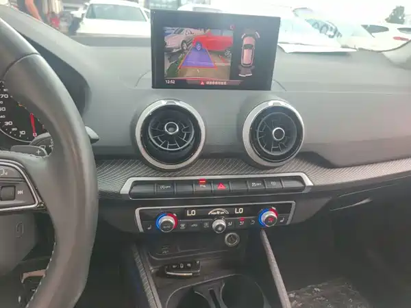 Audi Q2L 2022, фото 12