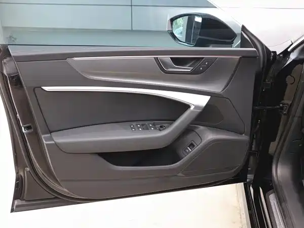 Audi A7L 2024, фото 10