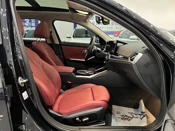BMW 3 Series 2023, фото 10