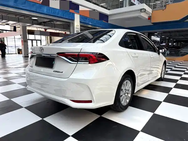 Toyota Corolla 2021, фото 16