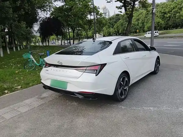 Hyundai Elantra 2022, фото 6