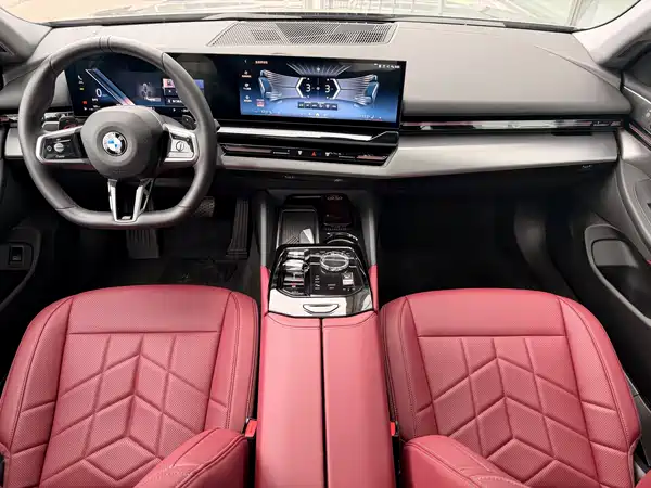 BMW 5 Series 2024, фото 16