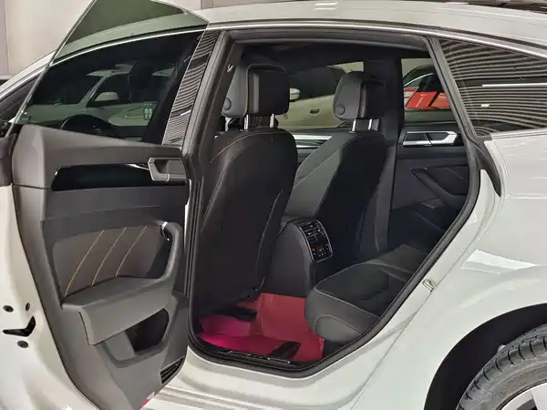 Volkswagen Passat CC 2023, фото 13