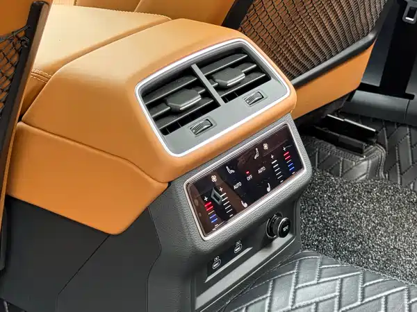 Audi A6L 2023, фото 23