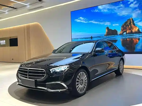Mercedes-Benz E-Class 2023, фото 3