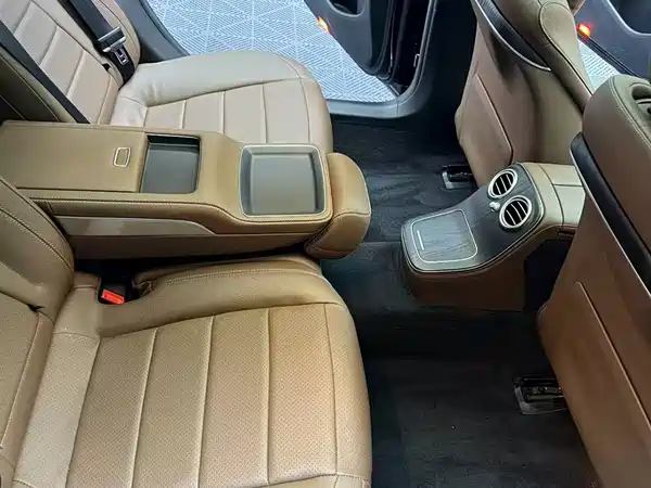 Mercedes-Benz E-Class 2022, фото 10