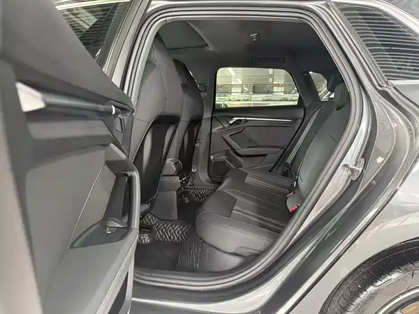 Audi A3 2023, фото 5