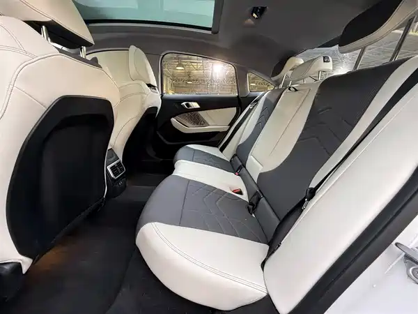BMW 2 Series 2025, фото 9